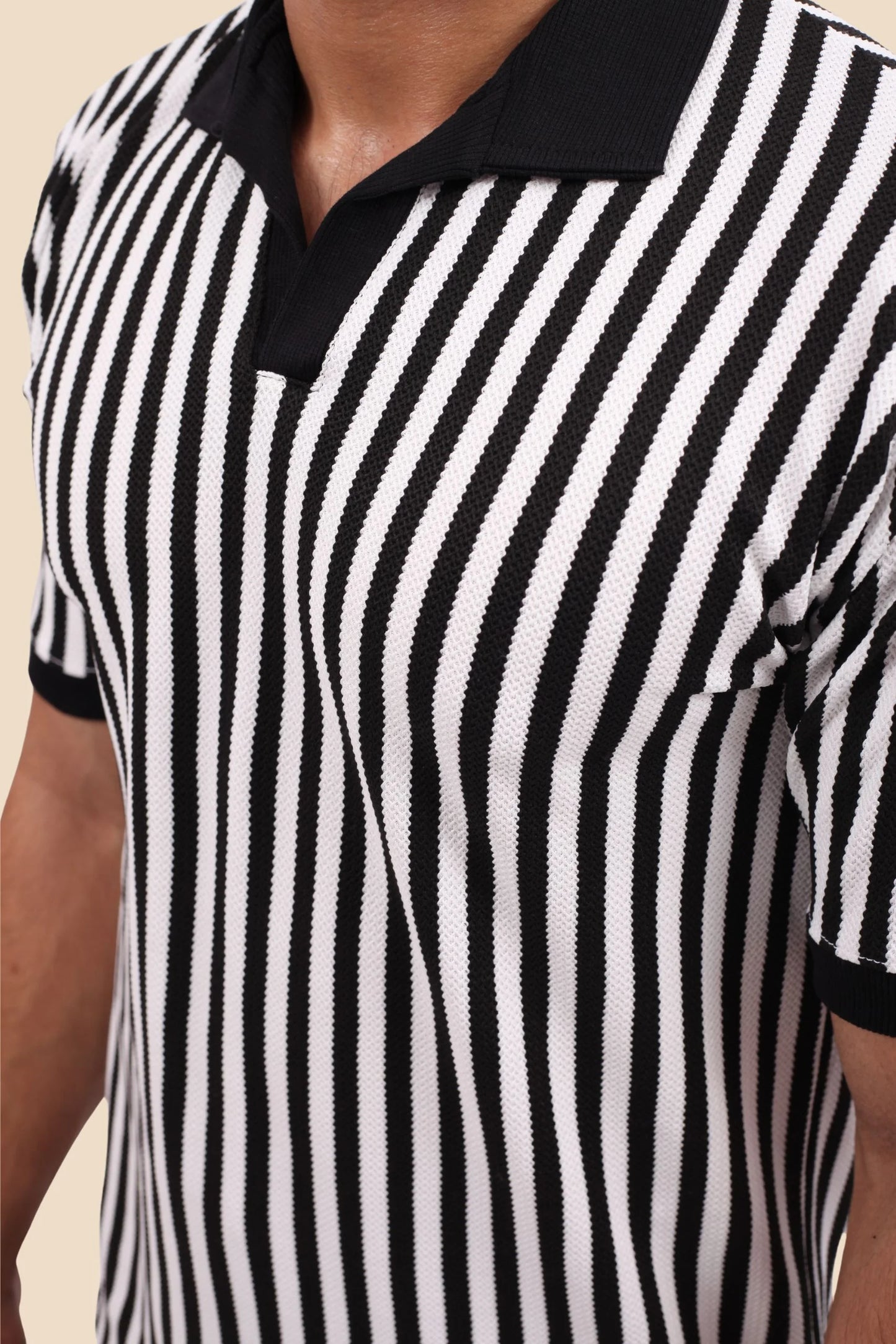 KNITTED POLO | WHITE / BLACK